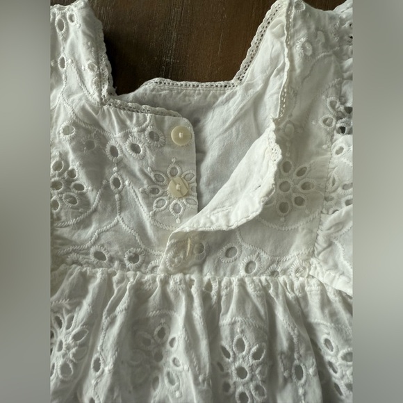 Zara White Eyelet Dress in Size 18-24 M - Picture 4 of 4
